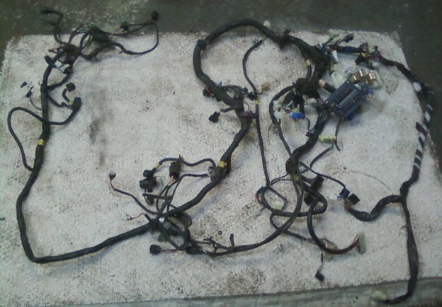 engine harness with fuses.jpeg