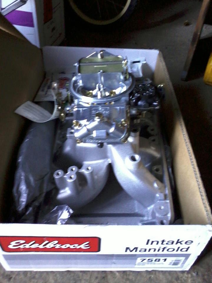 intake manifold /holley carburator